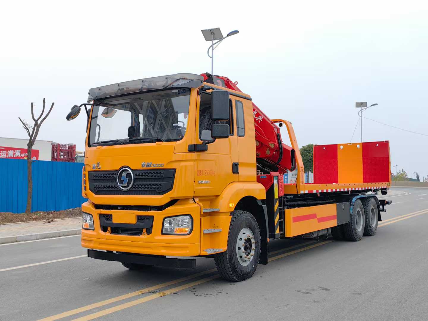 陕汽德龙后双桥清障带吊（折叠臂）