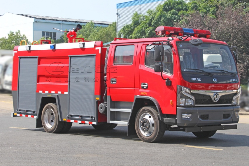 东风大福瑞卡4.8方泡沫消防车