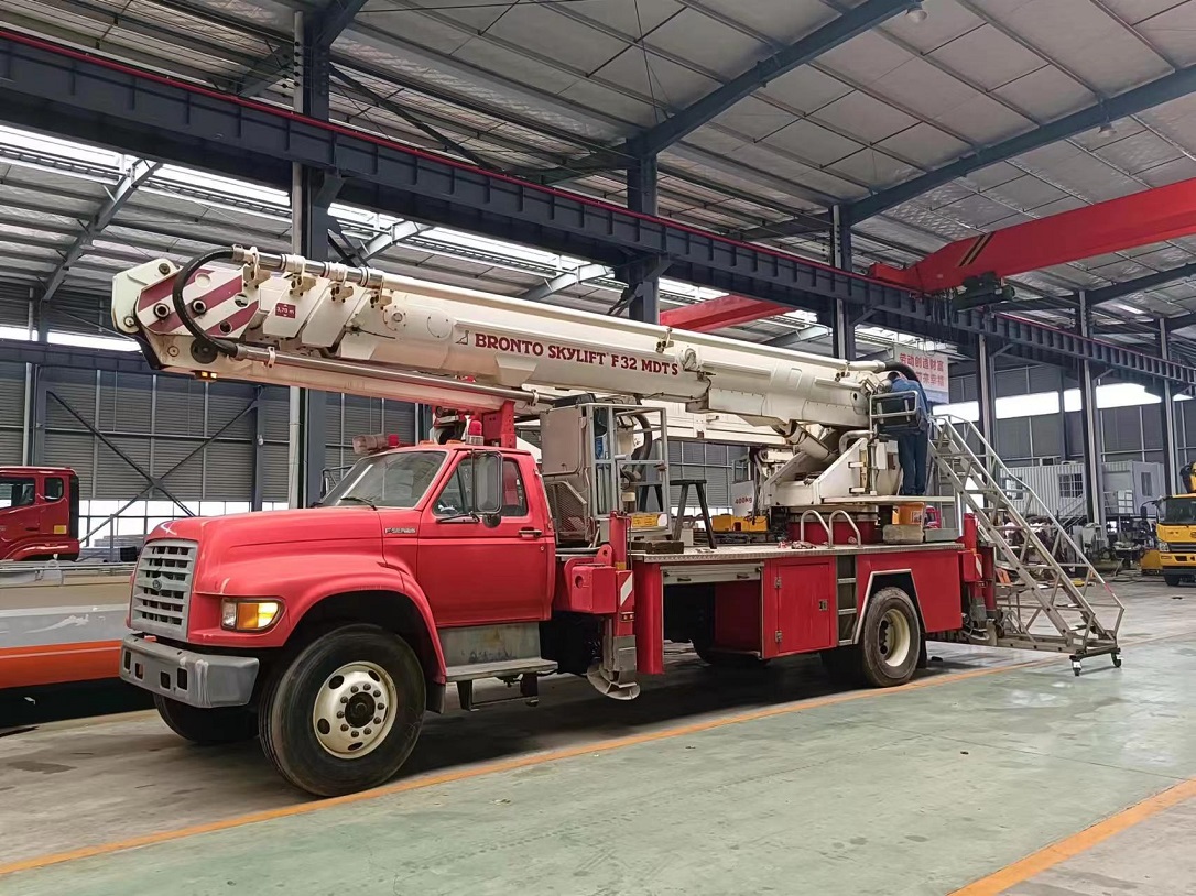 博浪涛32米登高平台消防车维修保养注意事项